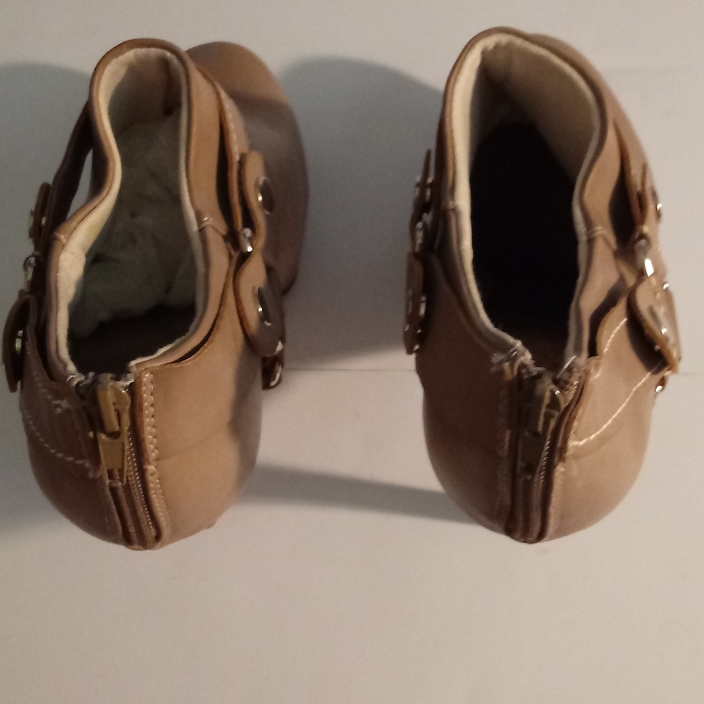 "Twisted" Heels - Picture 2 of 8
